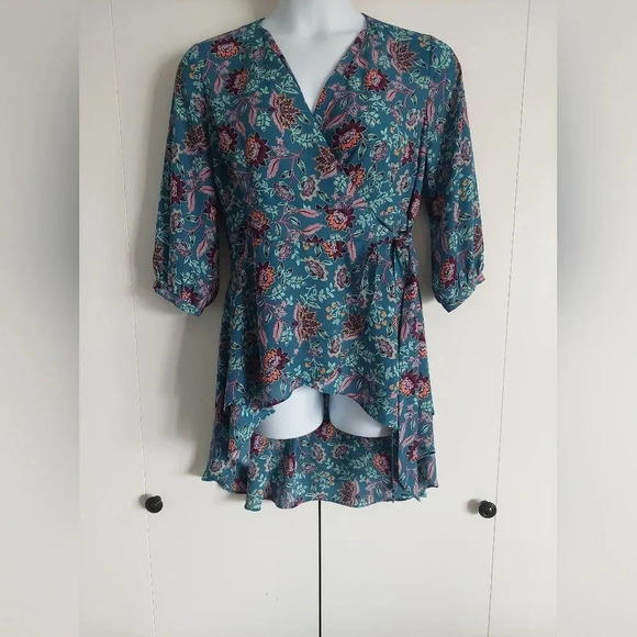 Torrid Georgette Blue Floral Tunic Top Blouse Whimsical Tropical Feminine M/L - Picture 2 of 10